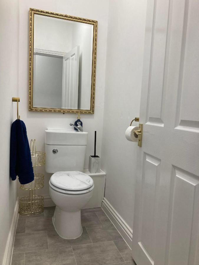 Agapi Apartment - Sea View Sleeps Ten Blackpool Exteriör bild