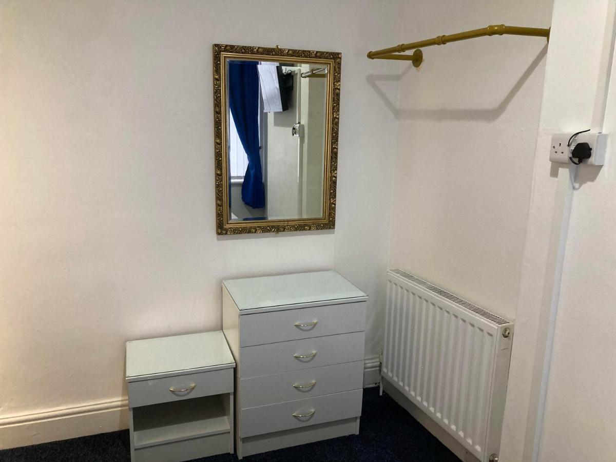 Agapi Apartment - Sea View Sleeps Ten Blackpool Exteriör bild